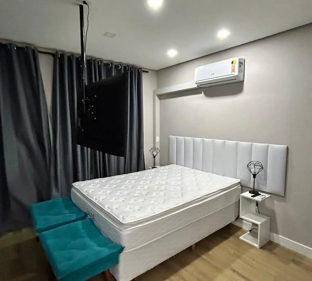 Studio 98 Centro Sp Com Garagem, 25 De Marco, Bras サンパウロ